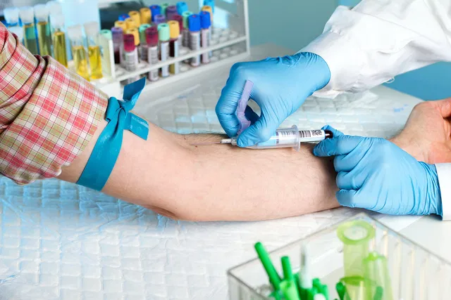 flebotomista e auxiliar de laboratorio